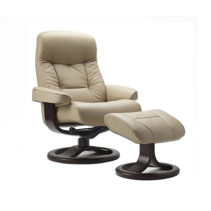 Fauteuil inclinable en cuir et son repose-pieds