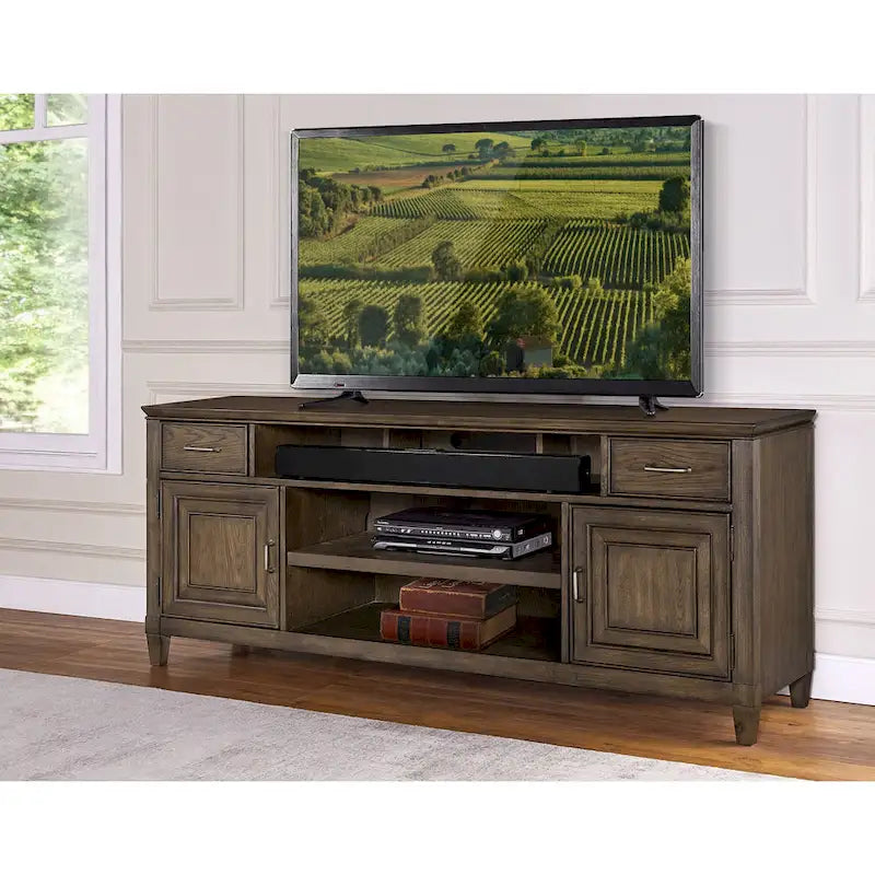 Meuble TV en bois massif — Design à panneaux assemblés en chêne
