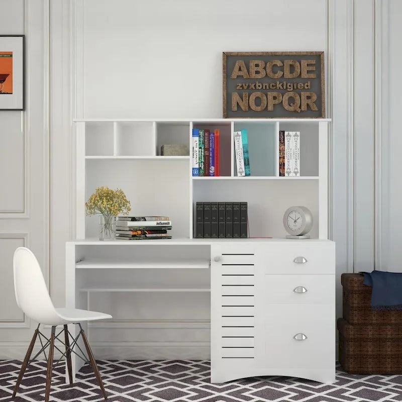 Bureau d'ordinateur à domicile avec huche