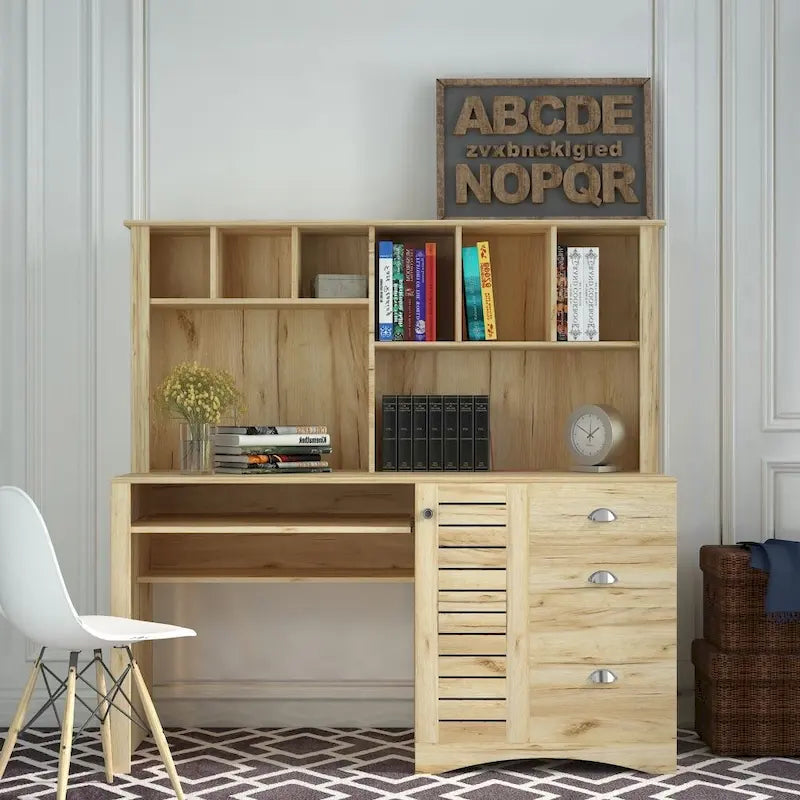 Bureau d'ordinateur à domicile avec huche