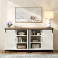 Buffet de cuisine / Console d'entrée — Meuble de rangement blanc de style campagnard avec portes coulissantes façon grange