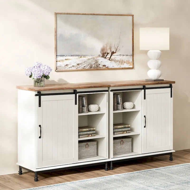 Buffet de cuisine / Console d'entrée — Meuble de rangement blanc de style campagnard avec portes coulissantes façon grange